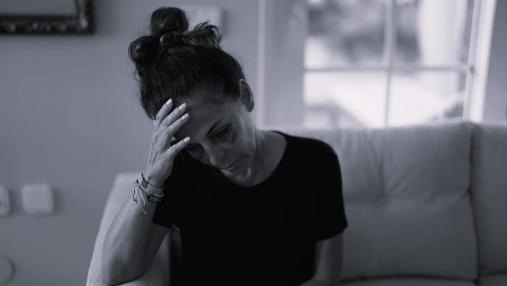 what are the signs that someone is being cuckooed?